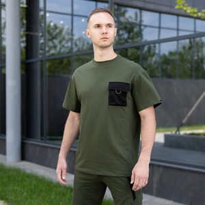 Фото - Футболка цвета хаки Pobedov Atlant с черным карманом - Men box