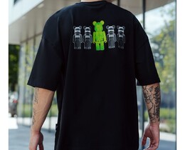 Фото - Футболка с фигурками Bearbrick Staff bearb oversize - Men box
