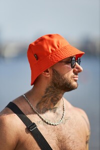 Фото - Бавовняна унісекс панама Intruder помаранчевого кольору - Men box