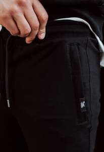 Фото - Спортивные штаны черного цвета Staff black basic - Men box