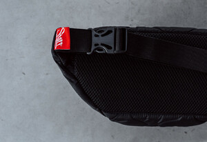 Фото - Поясная сумка бананка стеганая Staff bra black - Men box