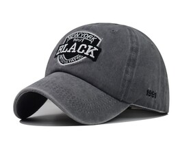 Фото - Серая бейсболка от бренда Narason с нашивкой Black - Men box