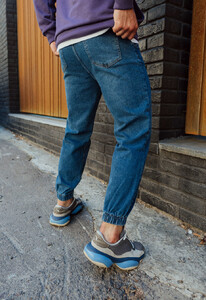 Фото - Джинсовые джоггеры синего цвета Staff blue regular - Men box