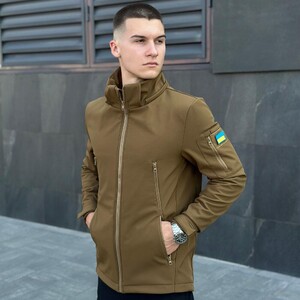 Фото - Куртка для чоловіків Pobedov Motive. Колір: койот - Men box