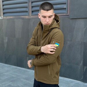 Фото - Куртка для чоловіків Pobedov Motive. Колір: койот - Men box