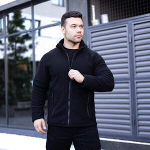 Фото - Толстовка флісова бренду Pobedov Voin чорного кольору - Men box