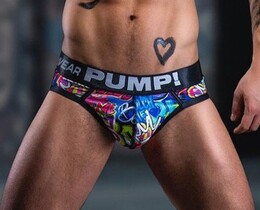 Фото - Мужские брифы Pump черного цвета с ярким принтом - Men box