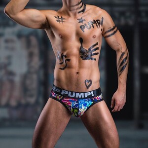 Фото - Чоловічі бріфи Pump чорного кольору з яскравим принтом - Men box