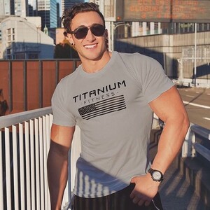 Фото - Футболка для фитнеса от бренда Alpha серого цвета - Men box