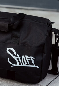 Фото - Универсальная черная спортивная сумка Staff black logo - Men box