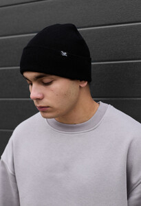 Фото - Чоловіча чорна шапка з лого Staff black basic - Men box