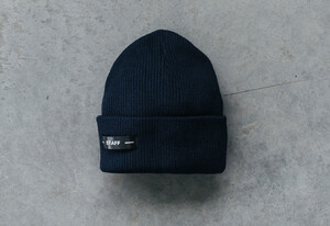 Фото - Темно-синяя мужская шапка Staff navy original - Men box