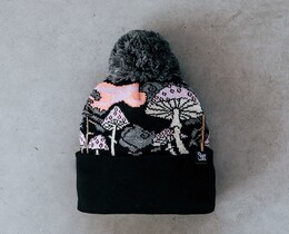 Фото - Черная шапка с ярким принтом Staff fungus - Men box