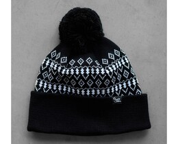 Фото - Черная теплая шапка с орнаментом Staff black & white - Men box