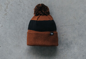 Фото - Чорно-коричнева зимова шапка Staff brown & black - Men box