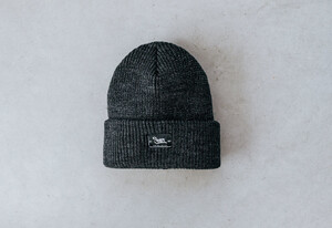 Фото - Шапка цвета графит с логотипом Staff graphite basic logo - Men box
