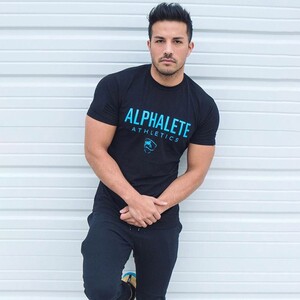 Фото - Черная футболка для мужчин Alpha с голубой надписью - Men box