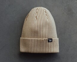 Фото - Бежева шапка з підворотом Staff 26 beige - Men box