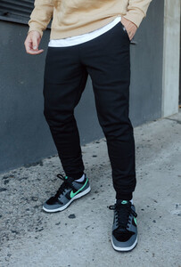 Фото - Универсальные черные спортивные штаны Staff de black fleece - Men box