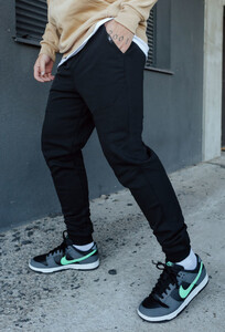 Фото - Универсальные черные спортивные штаны Staff de black fleece - Men box