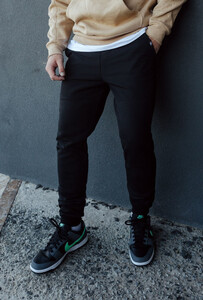 Фото - Универсальные черные спортивные штаны Staff de black fleece - Men box