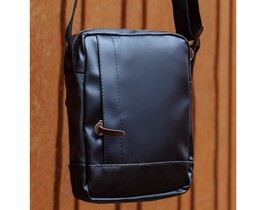 Фото - Чорна сумка-барсетка через плече Staff leather chameleon - Men box