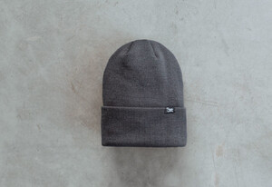Фото - Однотонна сіра шапка Staff 11 long logo gray - Men box