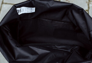 Фото - Черный унисекс рюкзак с розами Staff rolltop 22L roses - Men box