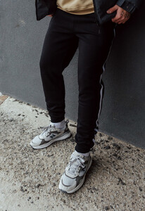 Фото - Черные спортивные штаны с лампасами Staff lampas black fleece - Men box