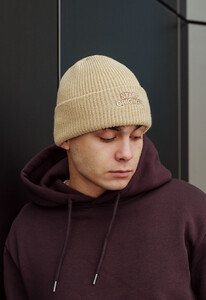 Фото - Теплая брендированная бежевая шапка Staff beige logo - Men box