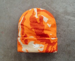 Фото - Яркая шапка оранжевого цвета Staff logo orange mix - Men box