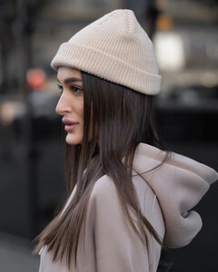 Фото - Светло-бежевая женская шапка Staff light beige - Men box