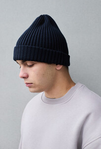 Фото - Однотонная темно-синяя шапка Staff long navy - Men box