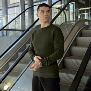 Фото - Теплый свитшот Pobedov 007. Цвет: темный хаки - Men box