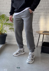 Фото - Спортивные штаны цвета графит Staff mi graphite basic fleece - Men box