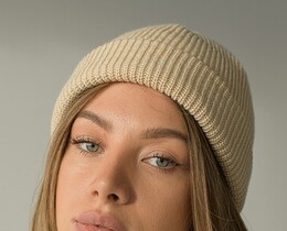 Фото - Женская шапка Staff в бежевом цвете beige - Men box