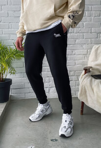 Фото - Черные спортивные штаны с лого Staff go logo black - Men box