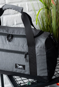 Фото - Практическая спортивная сумка Staff gray серого цвета - Men box