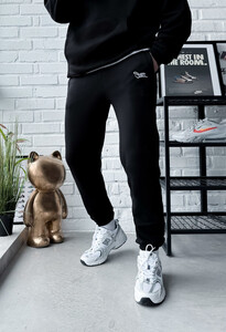 Фото - Черные спортивные штаны Staff me black - Men box