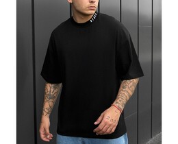 Фото - Базовая черная футболка Staff logo neck oversize - Men box