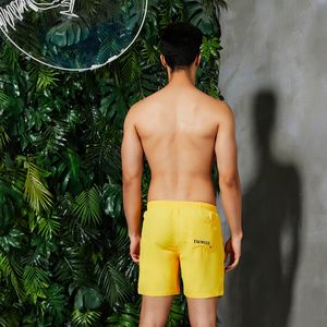 Фото - Желтые мужские шорты для пляжа Tauwell - Men box
