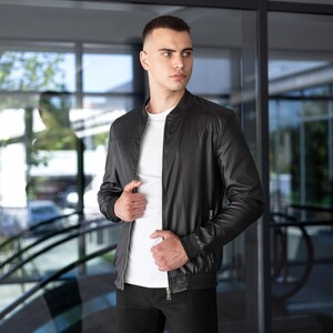 Фото - Кожаная куртка для мужчин Pobedov Orbit черного цвета - Men box