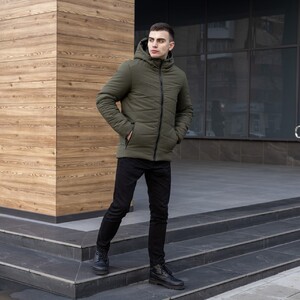 Фото - Зимова куртка Pobedov Winter Jacket Dzen кольору хакі - Men box