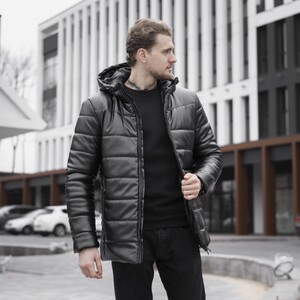 Фото - Молодежная стеганая куртка Pobedov Force черного цвета - Men box