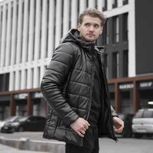 Фото - Молодежная стеганая куртка Pobedov Force черного цвета - Men box