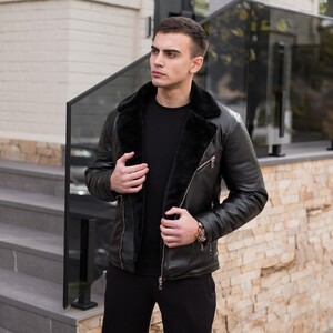 Фото - Куртка с мехом от Pobedov Winter Jacket V6 Black - Men box