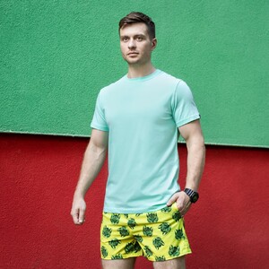Фото - Светло-ментоловая футболка Pobedov Peremoga из хлопка - Men box