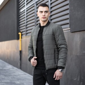 Фото - Чоловічий стьобаний бомбер Pobedov Povezlo кольору хакі - Men box