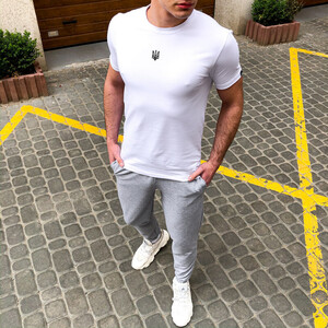 Фото - Базова біла футболка Pobedov із чорною вишивкою "Герб" - Men box