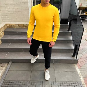 Фото - Теплый свитшот Pobedov "007" светло-желтого цвета - Men box
